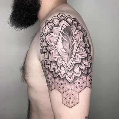 Elise Tack tattoo 019
