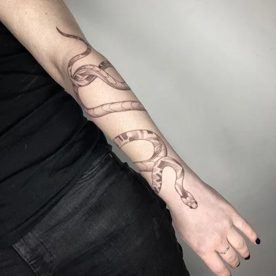 Elise Tack tattoo 029
