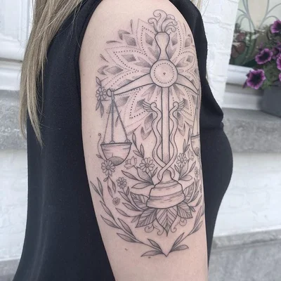 Elise Tack tattoo 038