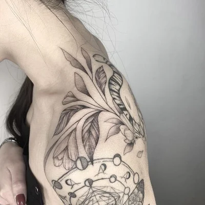 Elise Tack tattoo 041