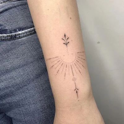 Elise Tack tattoo 044