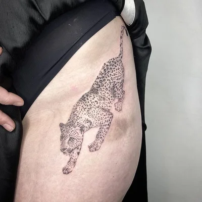 Elise Tack tattoo 045