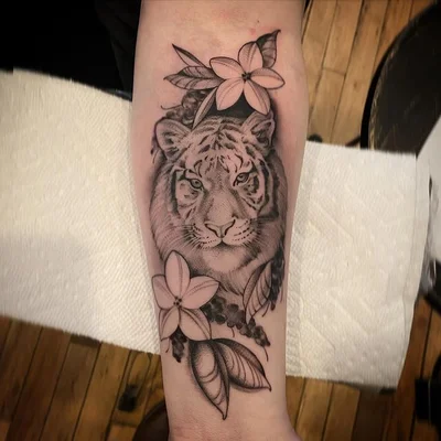 Meagan tattoo 033