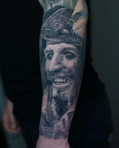 Mel Nik tattoo 012