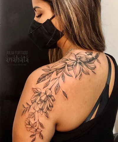 Julia Furt tattoo 016