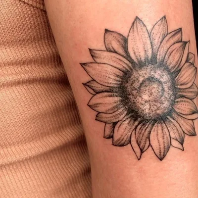 Julia Furt tattoo 030