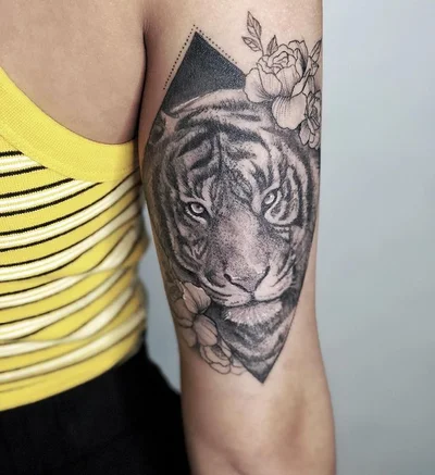 Tattooologylounge tattoo 050