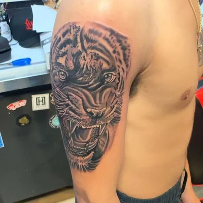 Casper Smith tattoo 020