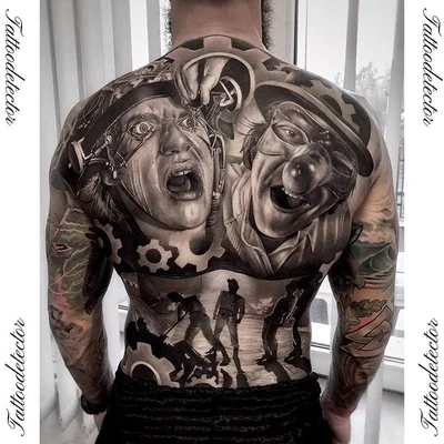 Megan Smith tattoo 018