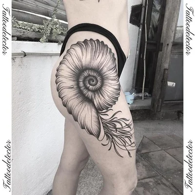 Megan Smith tattoo 025