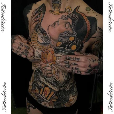 Megan Smith tattoo 036