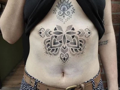 Lydia Amor tattoo 023
