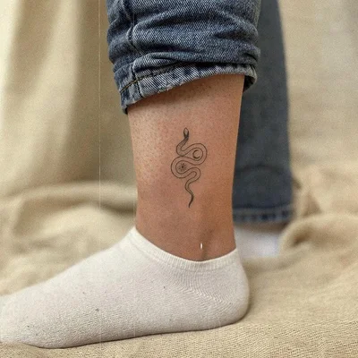 Lydia Amor tattoo 027