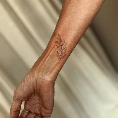 Lydia Amor tattoo 032