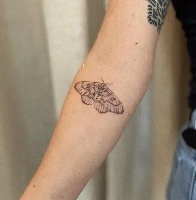 Lydia Amor tattoo 041