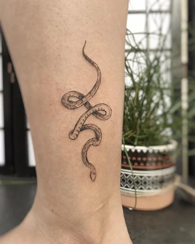 Lydia Amor tattoo 047