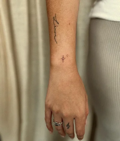 Lydia Amor tattoo 049