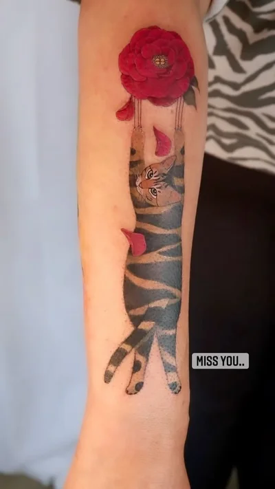 June Jung tattoo 049