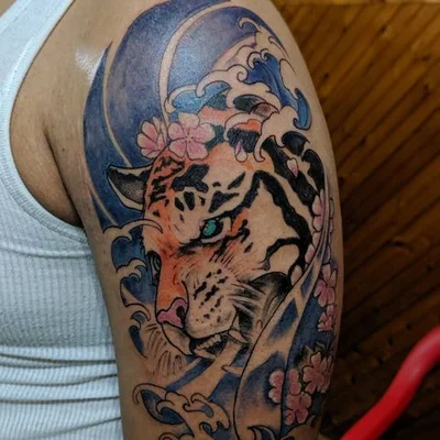 Dragon Lady Erica tattoo 024