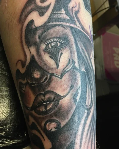 Martin Henshaw tattoo 010