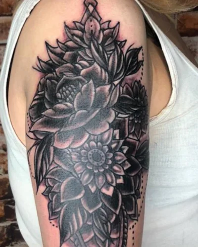 Martin Henshaw tattoo 043