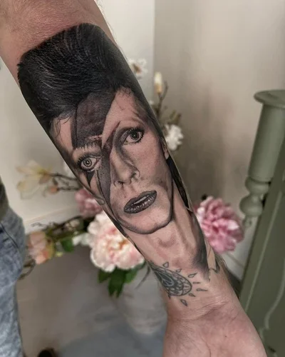 Nero Borne tattoo 038