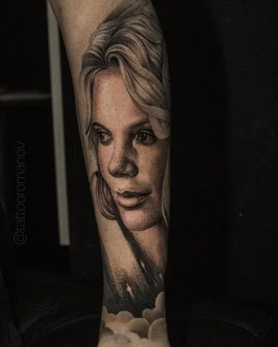 Oleg Romanov tattoo 010