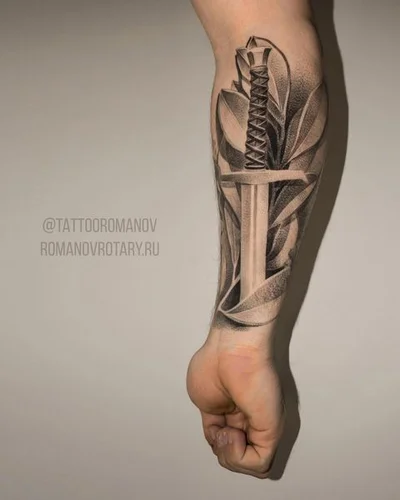Oleg Romanov tattoo 014