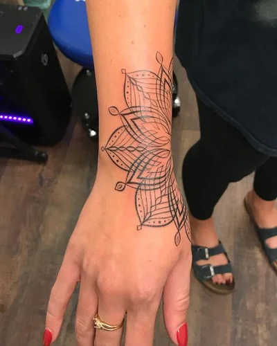 Anton Heudecker tattoo 018