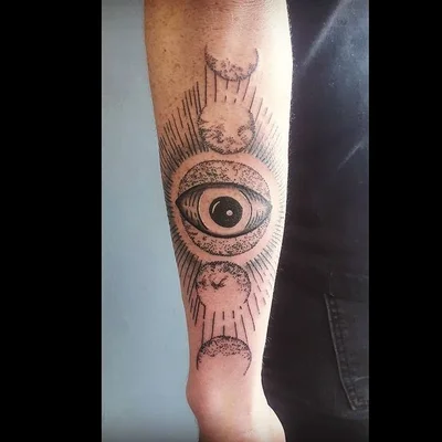 Bronwyn Esmonde-White tattoo 010