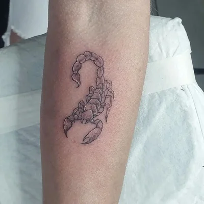 Bronwyn Esmonde-White tattoo 037
