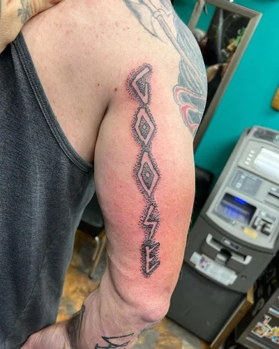 Neil Capra tattoo 040