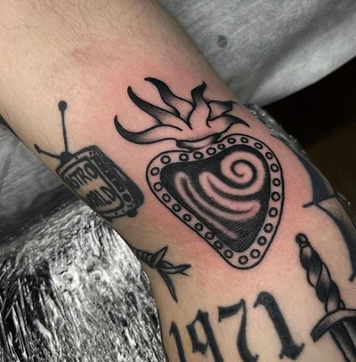 Scarlett Sophia Gilbey tattoo 030