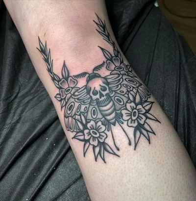 Scarlett Sophia Gilbey tattoo 042
