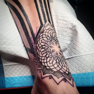 Xander Redfern tattoo 020