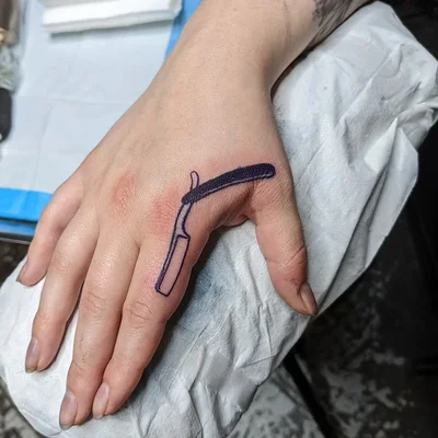 Xander Redfern tattoo 032
