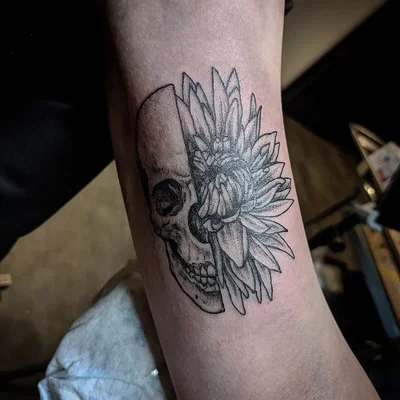 Xander Redfern tattoo 038