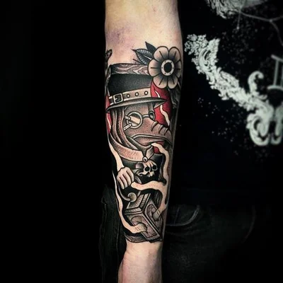 Max Müller tattoo 042