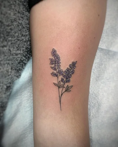 Anna Clarke tattoo 007