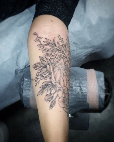 Anna Clarke tattoo 038