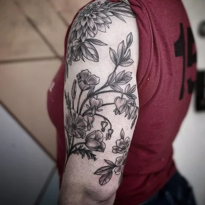 Anna Clarke tattoo 043