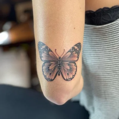 Anna Clarke tattoo 044