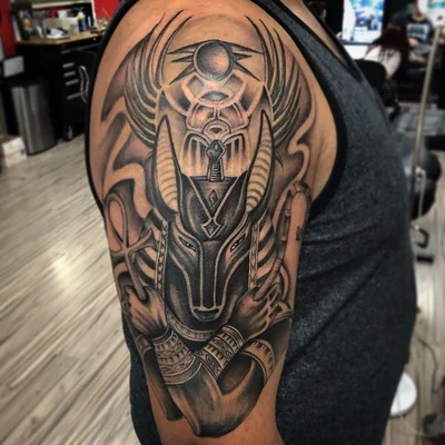 Chris B tattoo 030