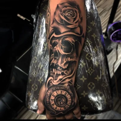 Chris B tattoo 038