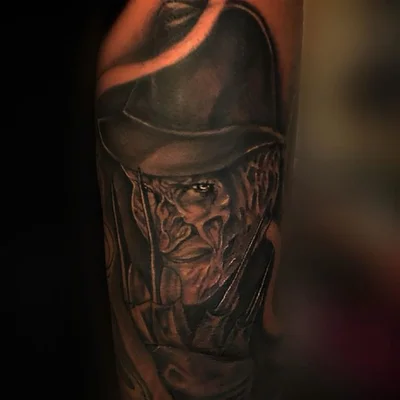 Chris B tattoo 041