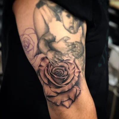 Chris B tattoo 043