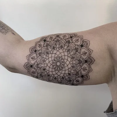 Eloise tattoo 025