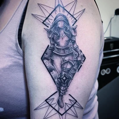 Hailey Slade tattoo 017
