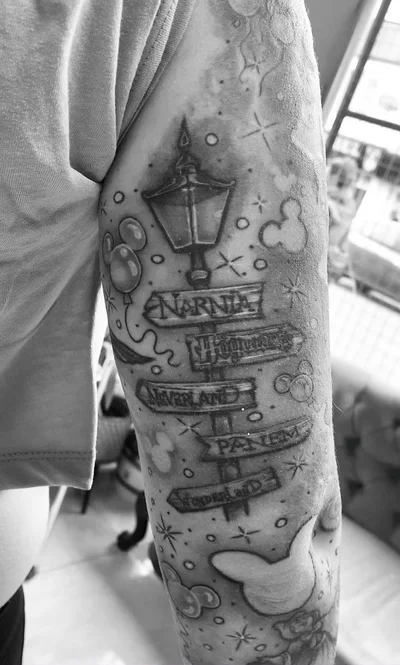Hailey Slade tattoo 018