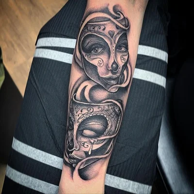 Hailey Slade tattoo 029